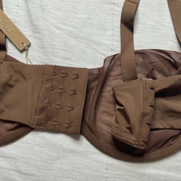 NWT Skims No Show Molded Unlined Balconette Bra Sz 42D Jasper - Picture 3 of 7